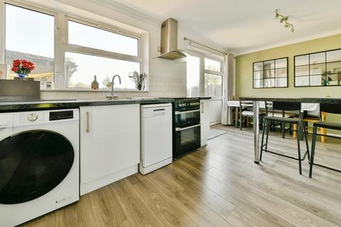 3 bedroom terraced house for sale, Telford Avenue, STEVENAGE, Hertfordshire, SG2