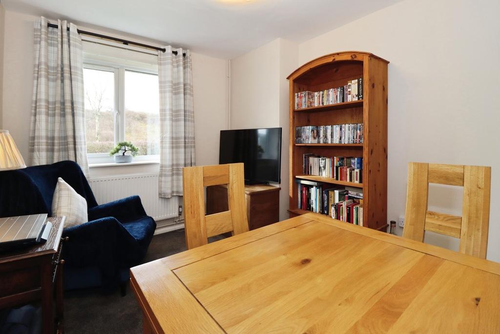 Bedroom/Dining Room
