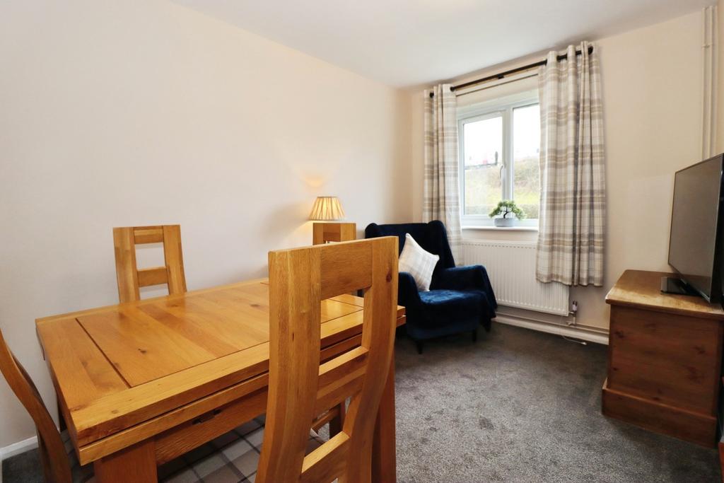Bedroom/Dining Room