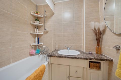 2 bedroom apartment for sale, Laxley Close, London