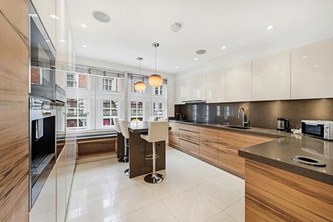 undefined, Knightsbridge, London, SW1X