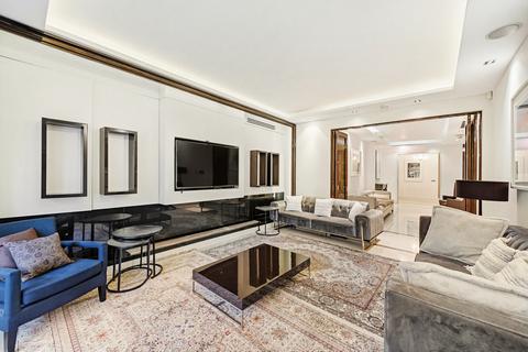 undefined, Knightsbridge, London, SW1X