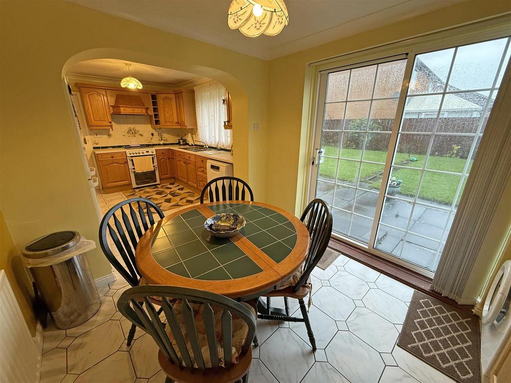 Dining room.jpg