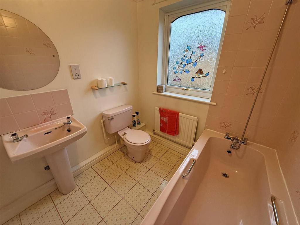 Bathroom.jpg