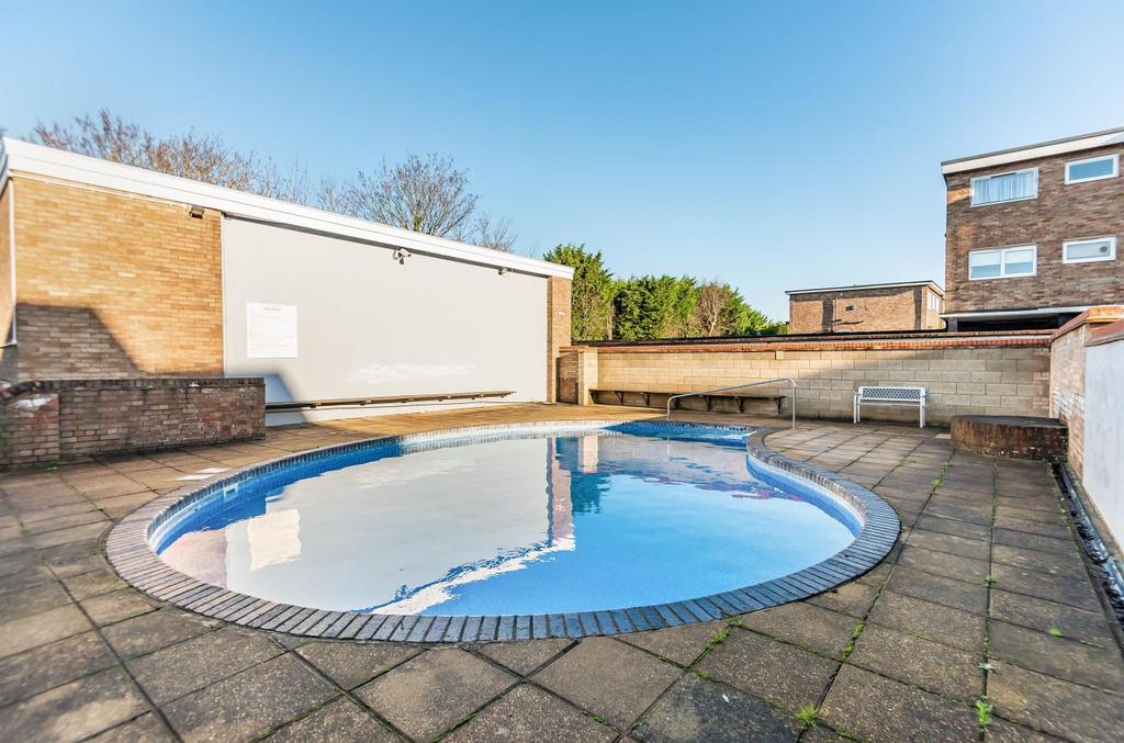 Davison Frost-Wellings, DF-W, Ivinghoe Road, Bushe