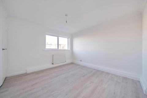 2 bedroom flat for sale, The Four Tubs, Bushey WD23