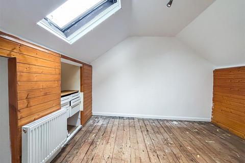 3 bedroom semi-detached house for sale, Shanklin Drive, Westcliff-on-Sea SS0