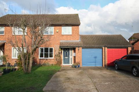 3 bedroom semi-detached house for sale, Amethyst Close, Wokingham, RG41