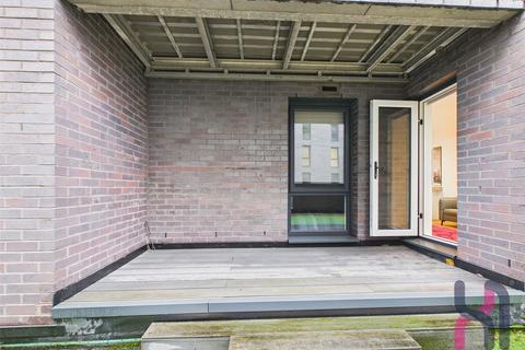 2 bedroom flat for sale, The Plaza, 1 Advent Way, Ancoats, Manchester, M4