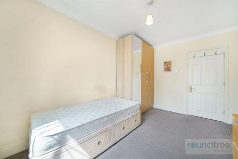 3 bedroom flat for sale, Beatrice Court, Hendon, NW4