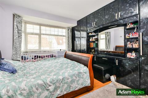 4 bedroom semi-detached house for sale, Wentworth Close, London N3