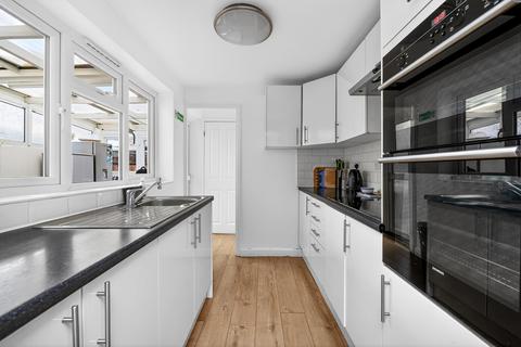 3 bedroom terraced house for sale, winkfield road, London, E13