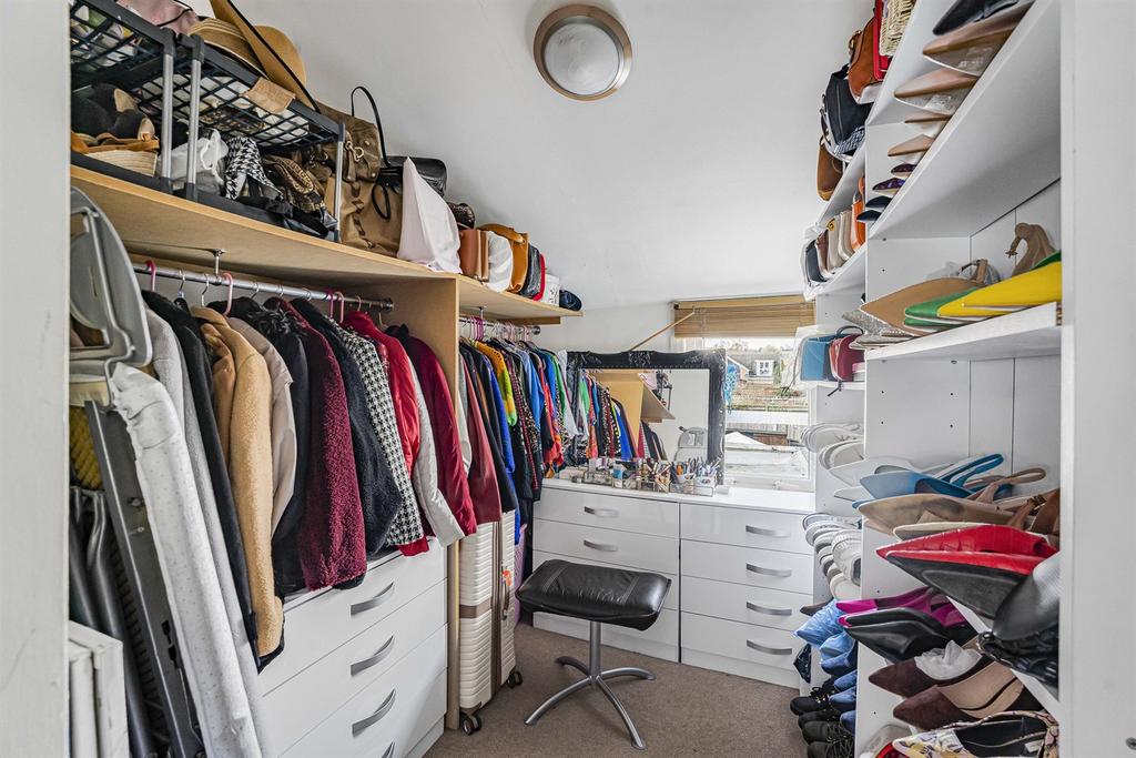 Dressing Room/Bedroo