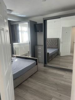 1 bedroom in a house share to rent, Whistler Gardens, Edgware HA8