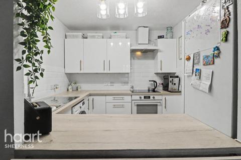 1 bedroom flat for sale, Weekes court, Mountfield, Queenborough