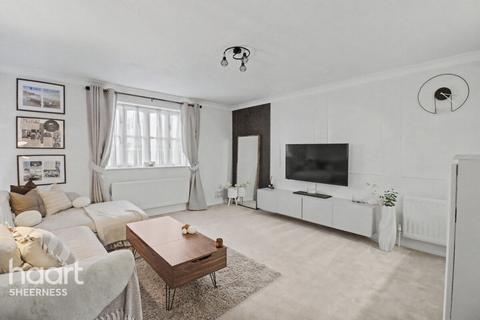 1 bedroom flat for sale, Weekes court, Mountfield, Queenborough