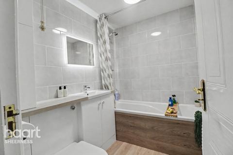 1 bedroom flat for sale, Weekes court, Mountfield, Queenborough