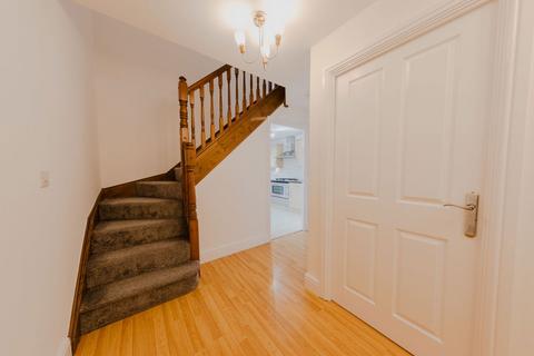 4 bedroom terraced house for sale, Harlow Crescent, Milton Keynes MK4