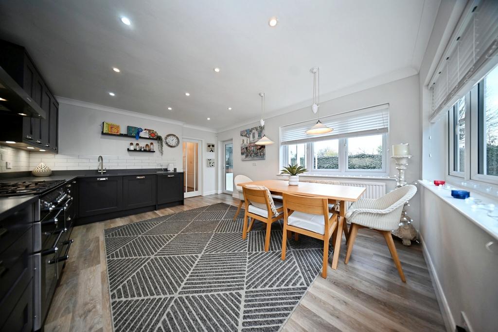 Dining kitchen