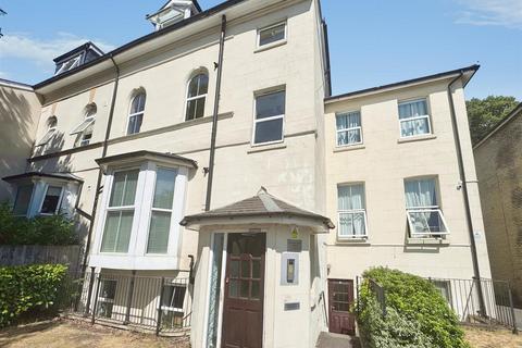 2 bedroom apartment for sale, Alexandra Road, Farnborough GU14