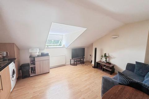2 bedroom apartment for sale, Alexandra Road, Farnborough GU14