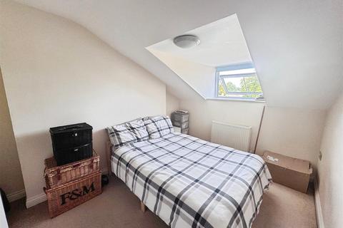 2 bedroom apartment for sale, Alexandra Road, Farnborough GU14