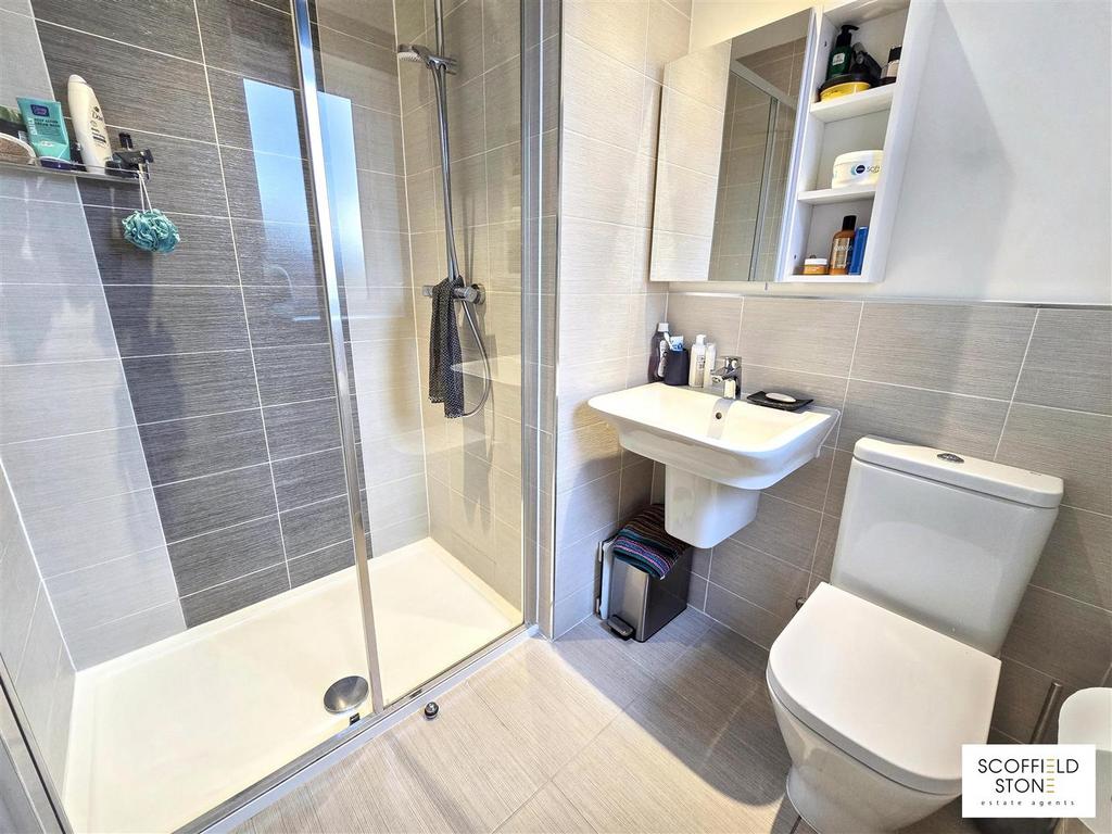 En Suite Shower Room
