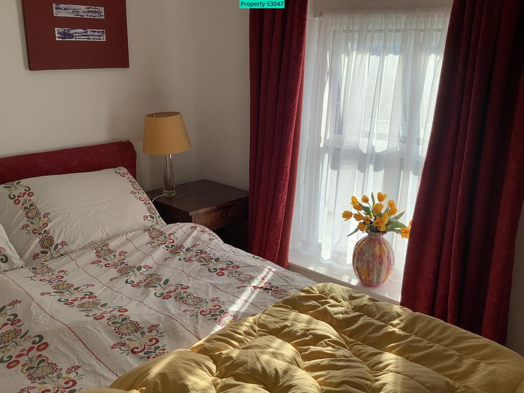 Main front bedroom