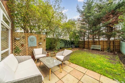 2 bedroom flat for sale, Clarence Lane, London SW15