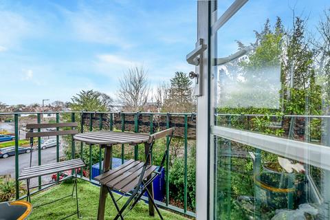 2 bedroom flat for sale, Wickham Road, Beckenham BR3