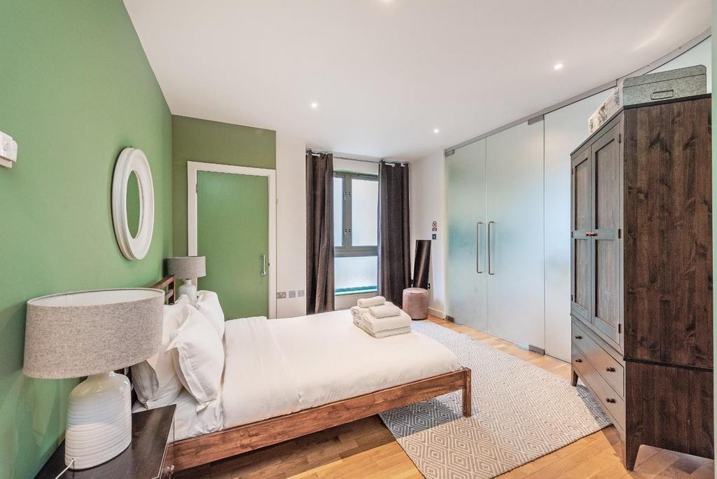 25927 hunters flat 2 11 hoxton square 5.jpg