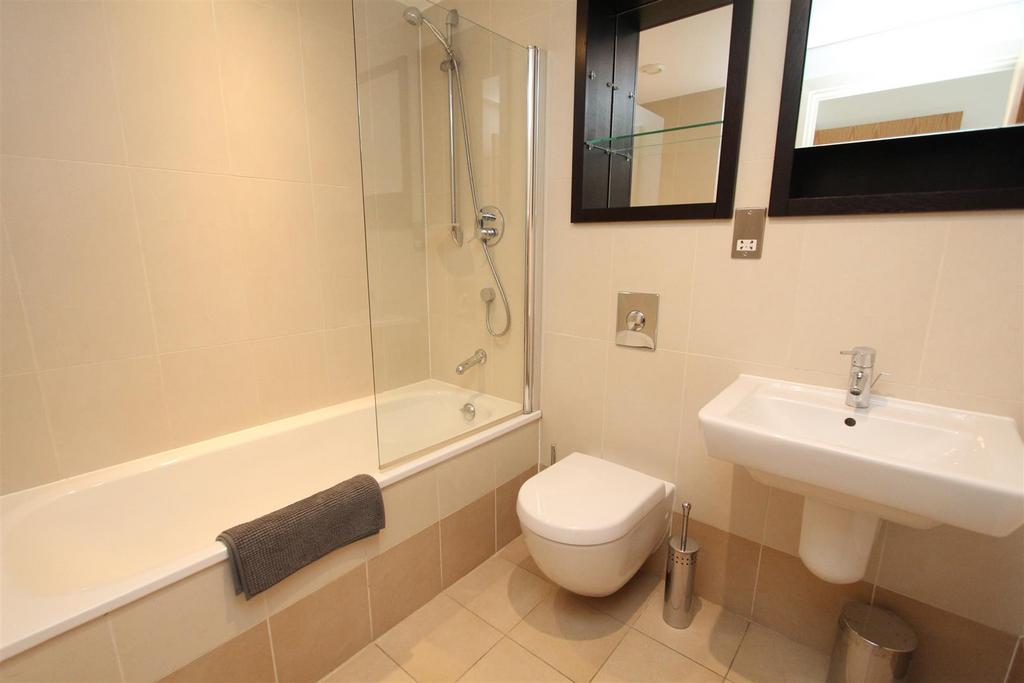 Bathroom.JPG
