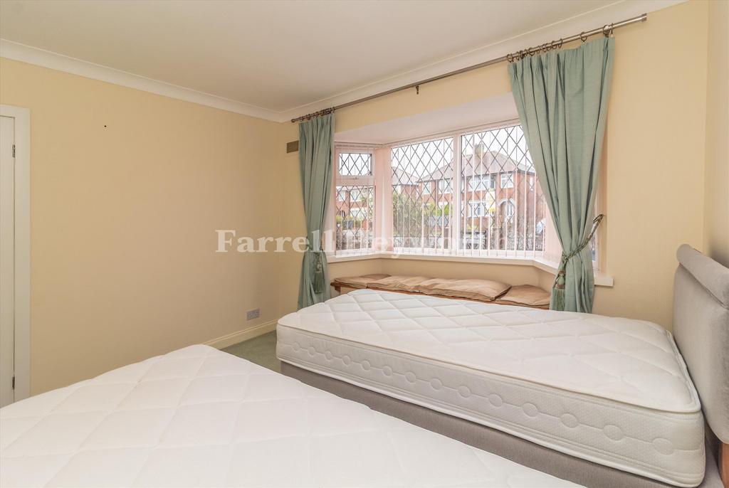 Bedroom 2 image 2