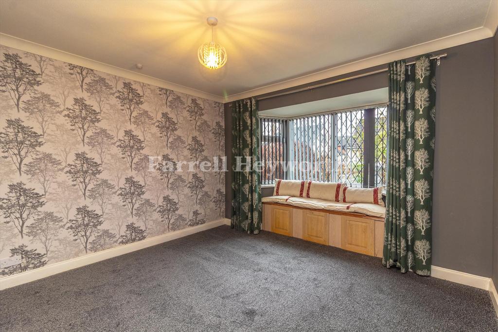Bedroom 1 image 2