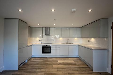 3 bedroom apartment to rent, Linden Grove, New Malden KT3