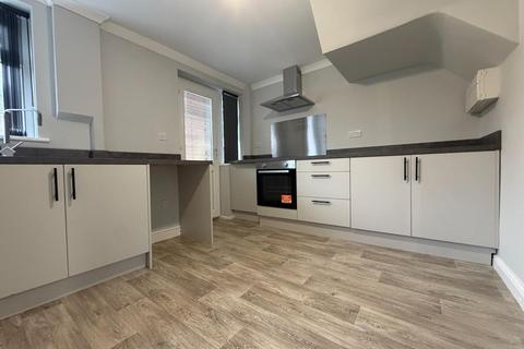 3 bedroom terraced house to rent, Premier Road, Middlesbrough