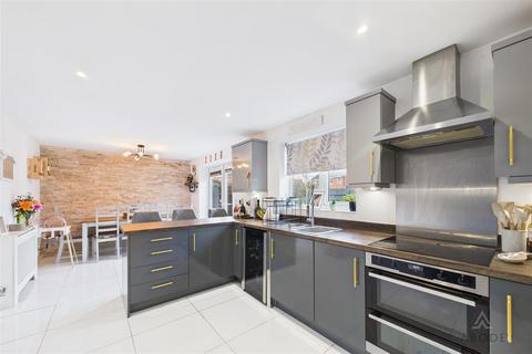 undefined, Upton Drive, Burton-On-Trent DE14