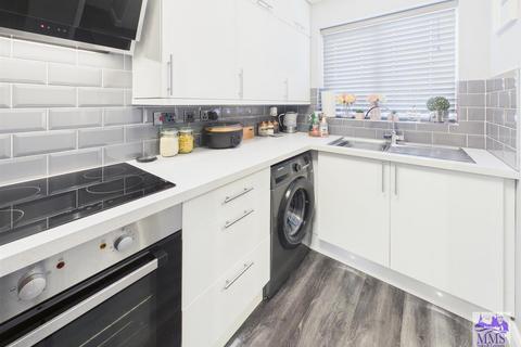 2 bedroom terraced house for sale, Monarch Close, Walderslade, Chatham