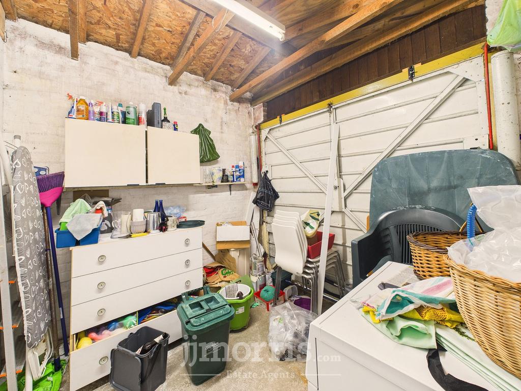 Garage/Store Room