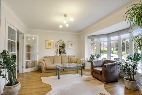 4 bedroom detached house for sale, Courtleigh Avenue, Hadley Wood, Hertfordshire, EN4