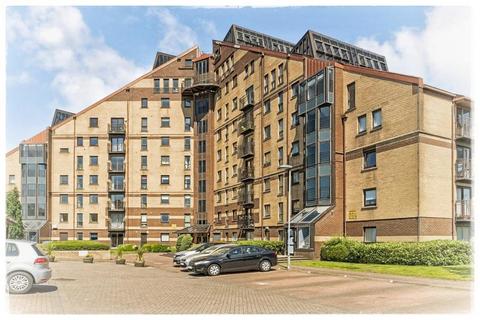undefined, Mavisbank Gardens, Glasgow, G51