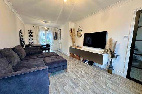 undefined, Yew Close, Basildon SS15