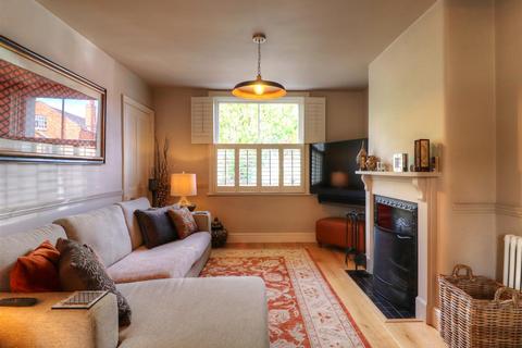 3 bedroom house to rent, Market Square, Kineton, Warwick