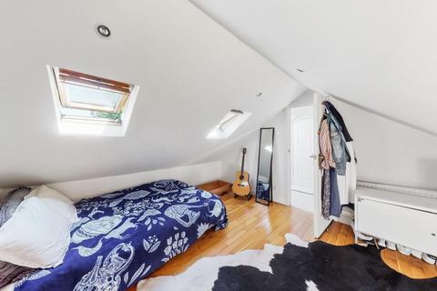 2 bedroom flat for sale, Queensdown Road, Hackney