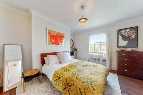 2 bedroom flat for sale, Queensdown Road, Hackney