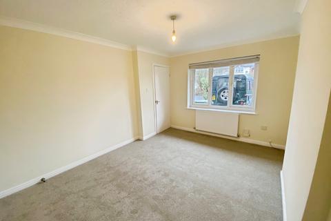 2 bedroom house to rent, St. Barnabas Close, York