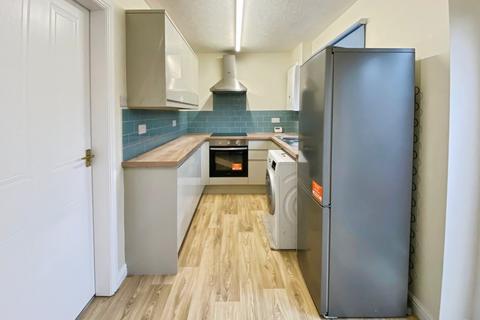 2 bedroom house to rent, St. Barnabas Close, York