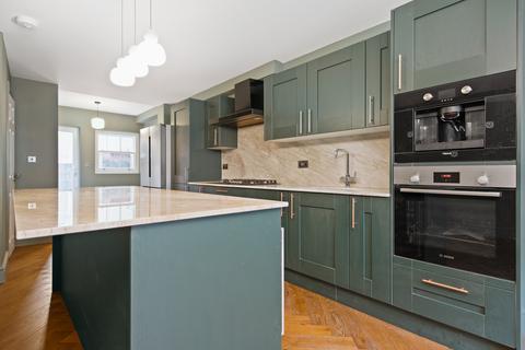 undefined, Hackney E5