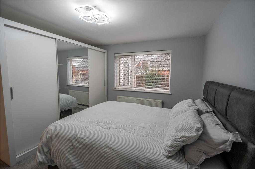 Bedroom 1 (2)