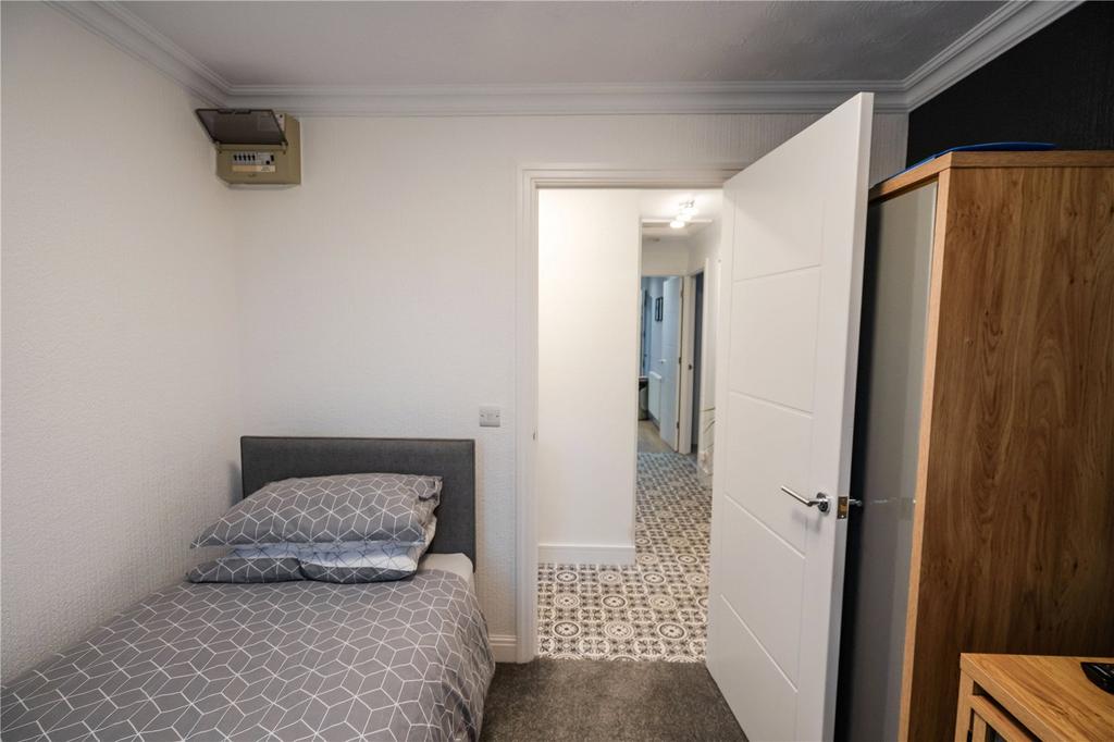 Bedroom 2 (2)